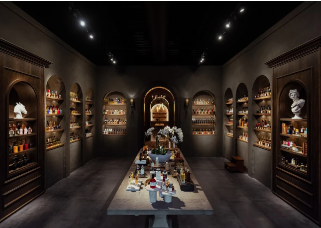 Vitrine by Scent Split after image 1